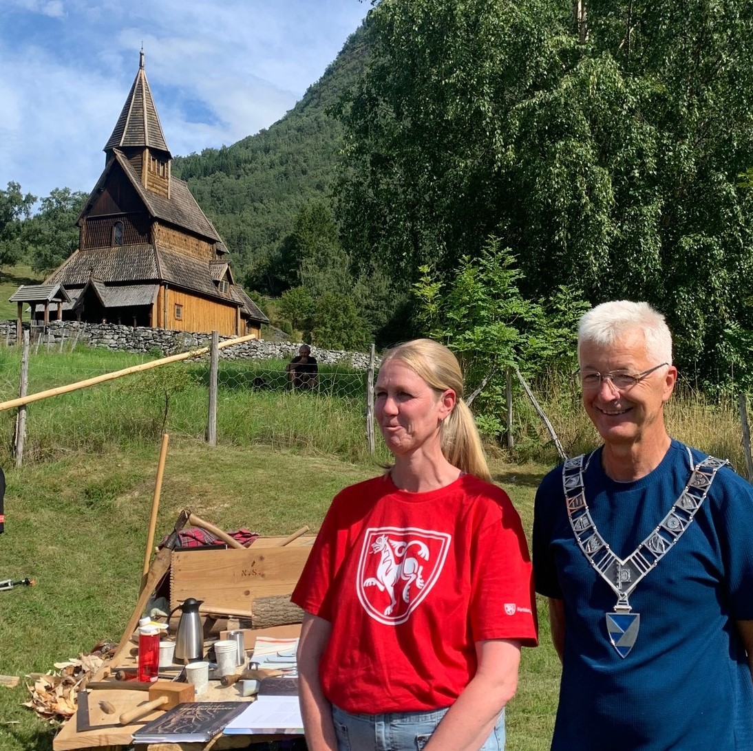Fylkesordfører Jon Askeland og hovedstyreleder Trude Knutzen Knagenhjelm på Ornes, 2. august 2023.